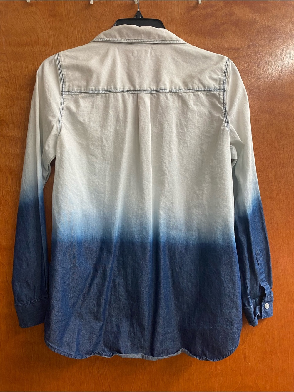 Button down - Picture 7 of 7
